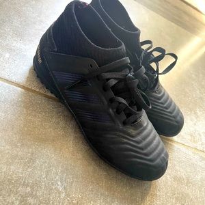 Indoor soccer shoes size 2, barely worn. Like brand new.